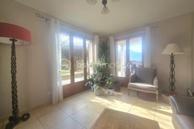 Maison familial 174 m2 – Vue Vercors – Studio indépendant – Terrain 960 m2 – 6 pièces – 4 chambres – 174 m²