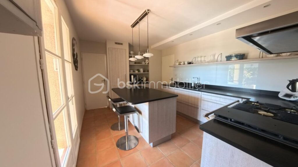 Magnifique villa avec piscine dans un quartier résidentiel de Labège – 8 pièces – 6 chambres – 210 m²