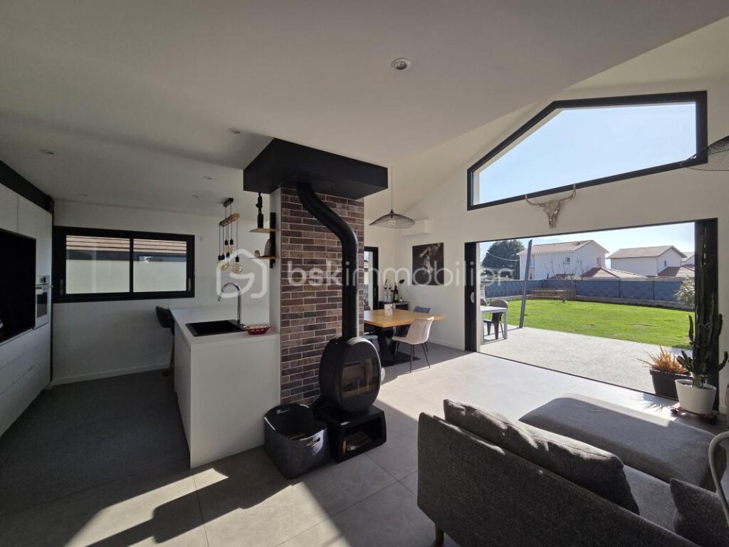 Villa Récente Criel de Moirans 495 000 € – 5 pièces – 4 chambres – 158 m²