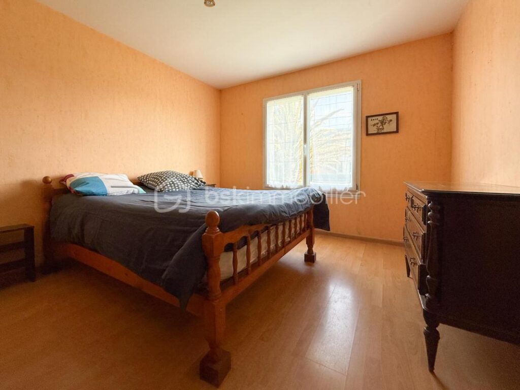 Portsall : vie de plain-pied à 150 mètres des plages – 7 pièces – 5 chambres – 141 m²
