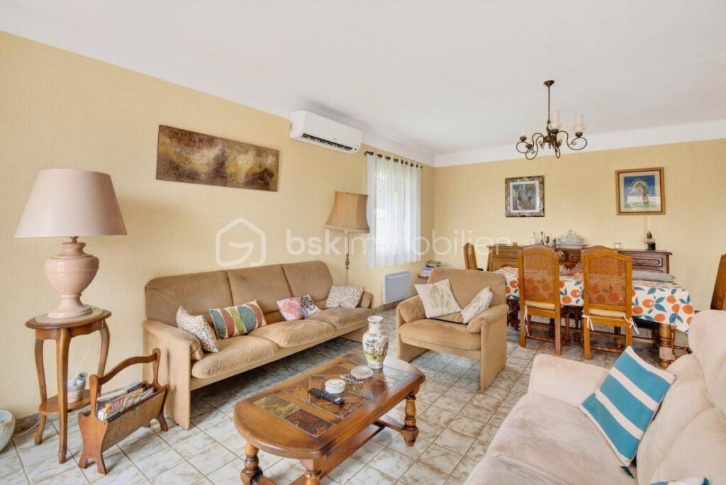 Maison familiale T5 avec piscine et vue sur l’Étang – Saint-Chamas – 5 pièces – 4 chambres – 130 m²