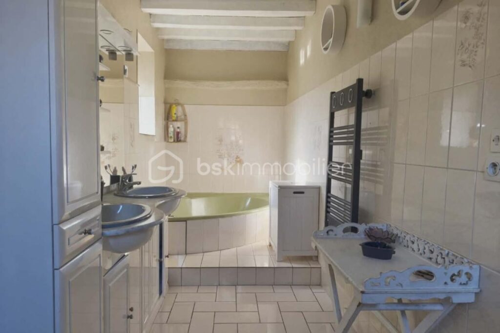 Maison en pierre – LALACELLE – 117 m2 – 5 pièces – 4 chambres – 117 m²