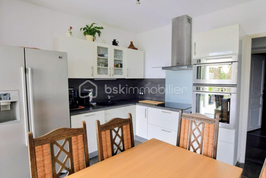 T2 DE45 M2 EN REZ DE JARDIN, TERRASSE, ET PLACES DE PARKING – 2 pièces – 1 chambre – 45 m²