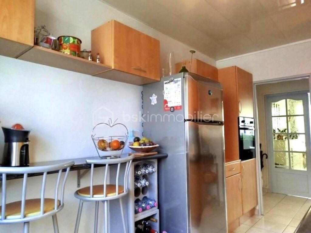 BEL APPARTEMENT IDEALEMENT SITUE – 5 pièces – 3 chambres – 92 m²