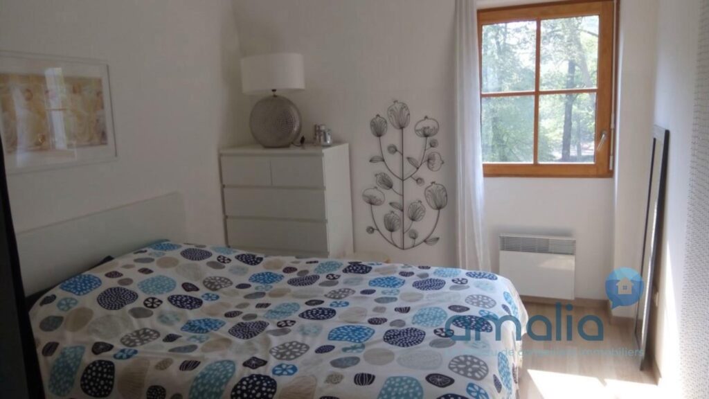 Appartement 3 pièces – 65m² dans résidence R+3 avec ascenseur, place de parking privative et cave – 3 pièces – 2 chambres – 65 m²