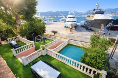 VILLA DE PLAIN-PIED VUE MER – 167 m² – TERRASSES – PISCINE – ROOF-TOP – À 50 MÈTRES DE LA MER – PROCHE PLAGES DES SABLETTES – 3 CHAMBRES + DÉPENDANCE – 599 000 € – 6 pièces – 4 chambres – 167 m²