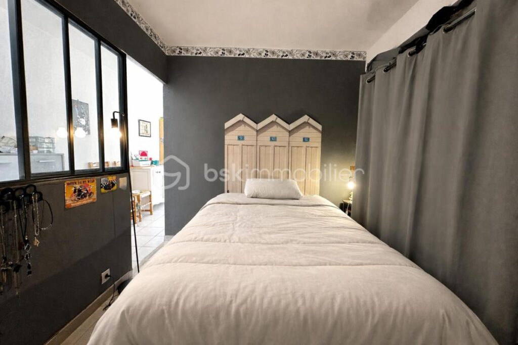 GRAND STUDIO AVEC COIN NUIT + PARKING / VUE MER ET FORET – 1 pièce – 1 chambre – 40 m²