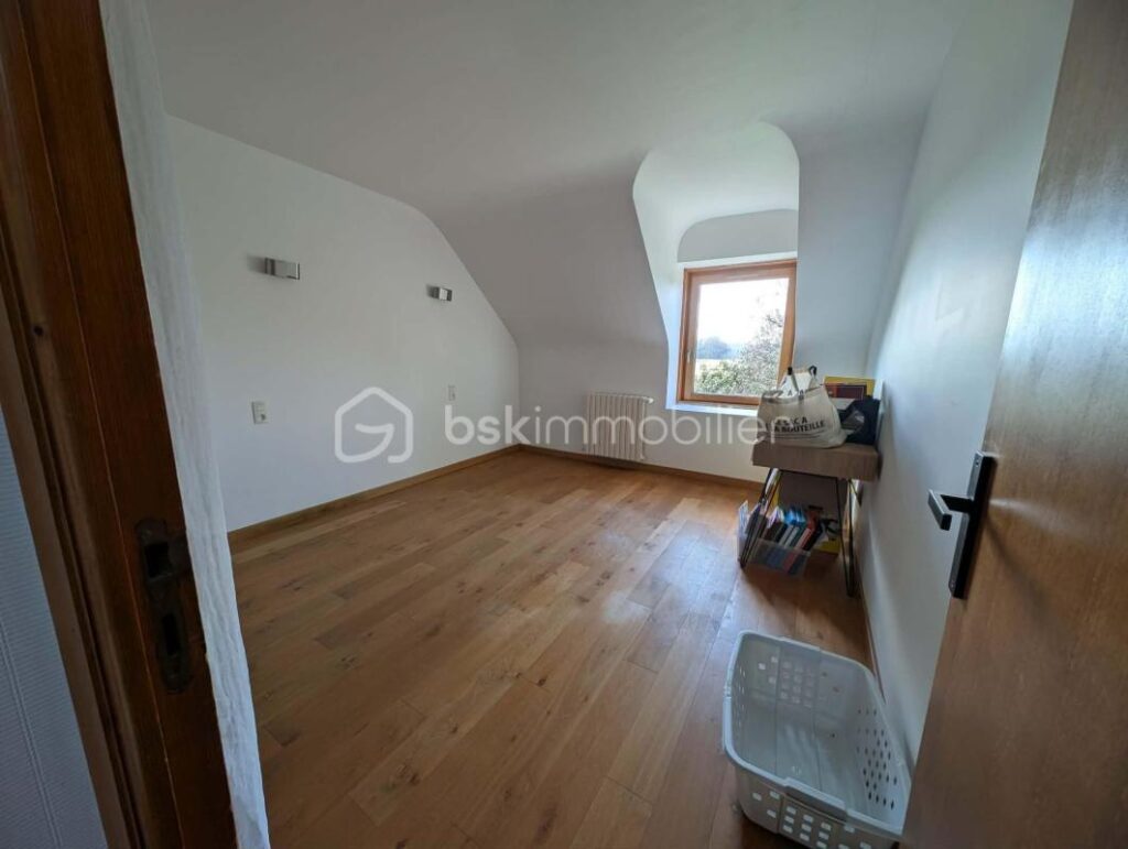 Maison de campagne – 6 pièces – 4 chambres – 143 m²