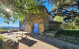 Bâtisse en pierres du 16ème siècle avec vue imprenable sur la Sainte-Victoire, proche de Lourmarin – 13 pièces – 6 chambres – 400 m²