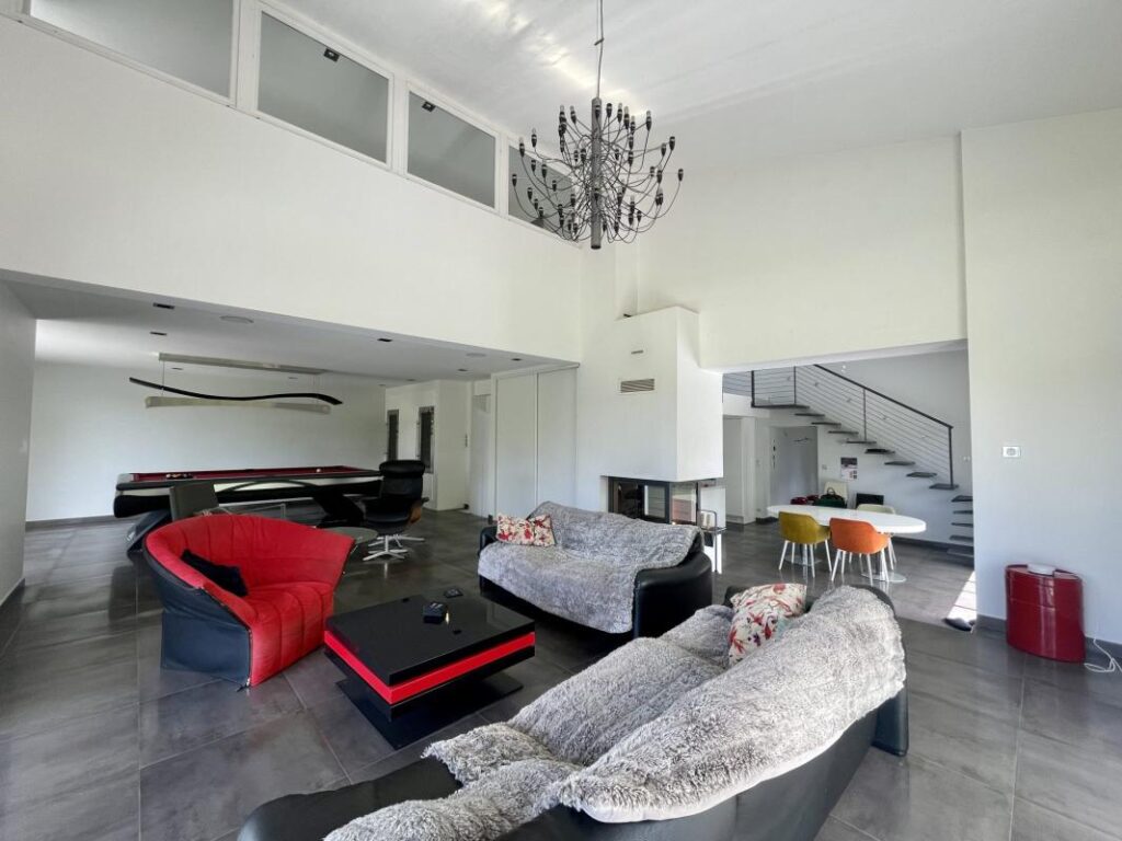 Demeure familiale de prestige – 7 pièces – 5 chambres – 370 m²