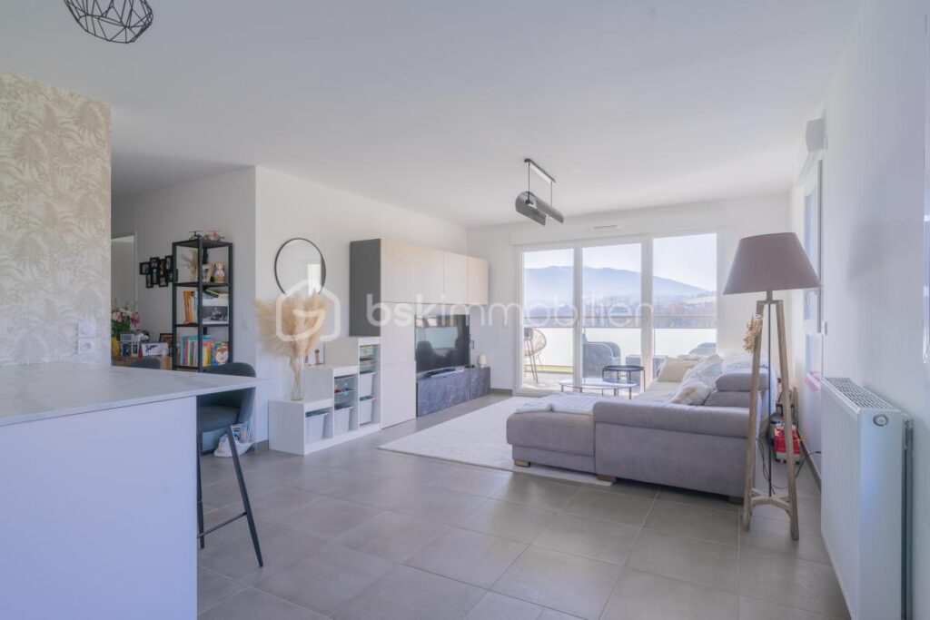 Poisy – Brassilly | T3 récent avec terrasse et vue dégagée – 3 pièces – 2 chambres – 66 m²