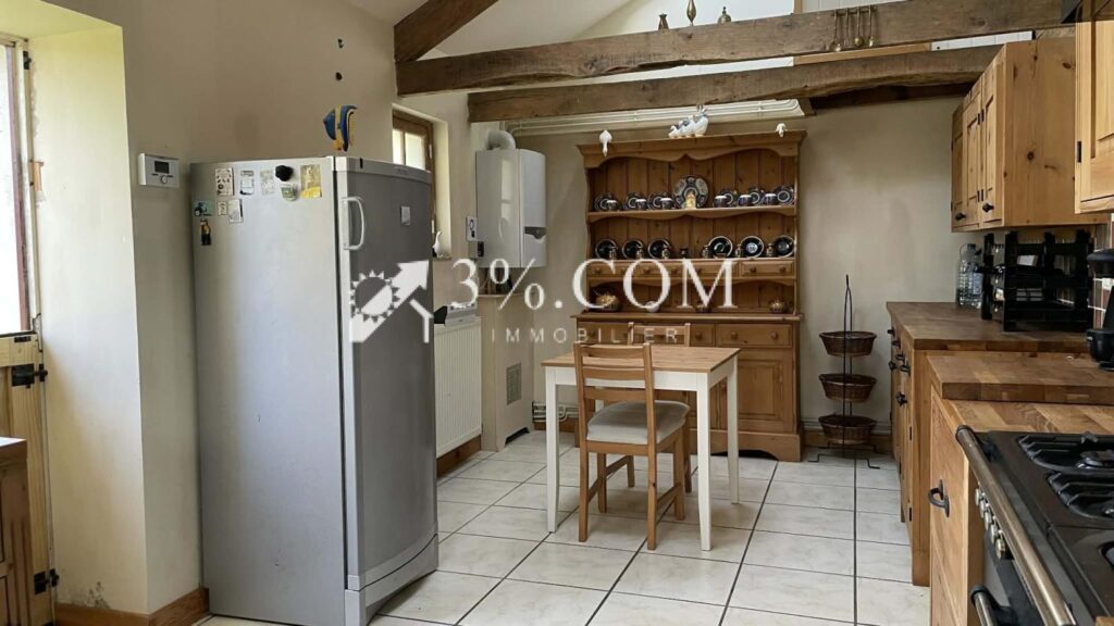 Maison en pierre avec potential gîte – 9 pièces – 5 chambres – 202 m²