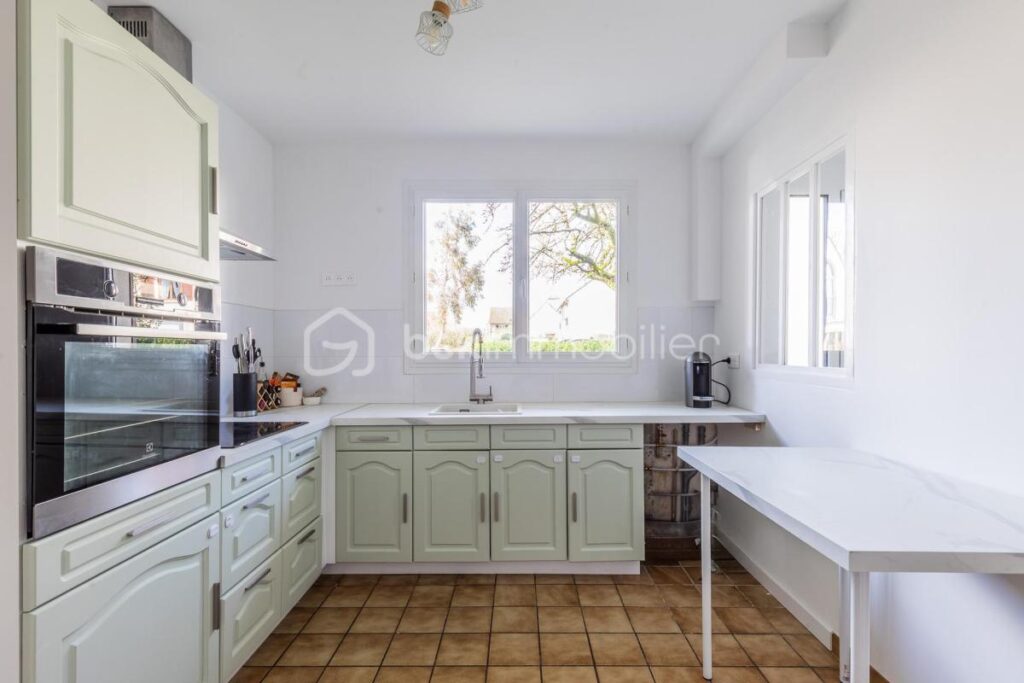 Exclusivité – Maison familiale 5 pièces avec jardin et vue sur la forêt en fond de parcelle – 5 pièces – 4 chambres – 98 m²