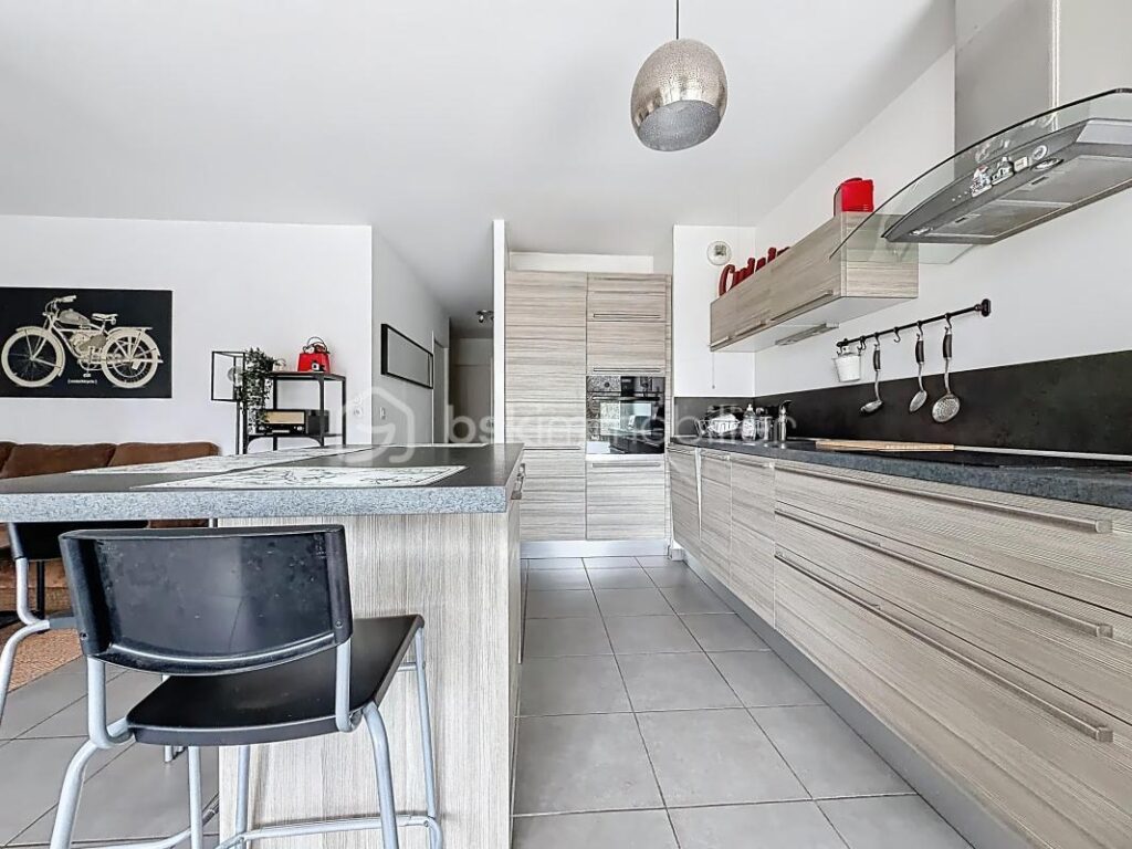 Appartement T3 de 67m2 avec terrasse – 3 pièces – 2 chambres – 66 m²