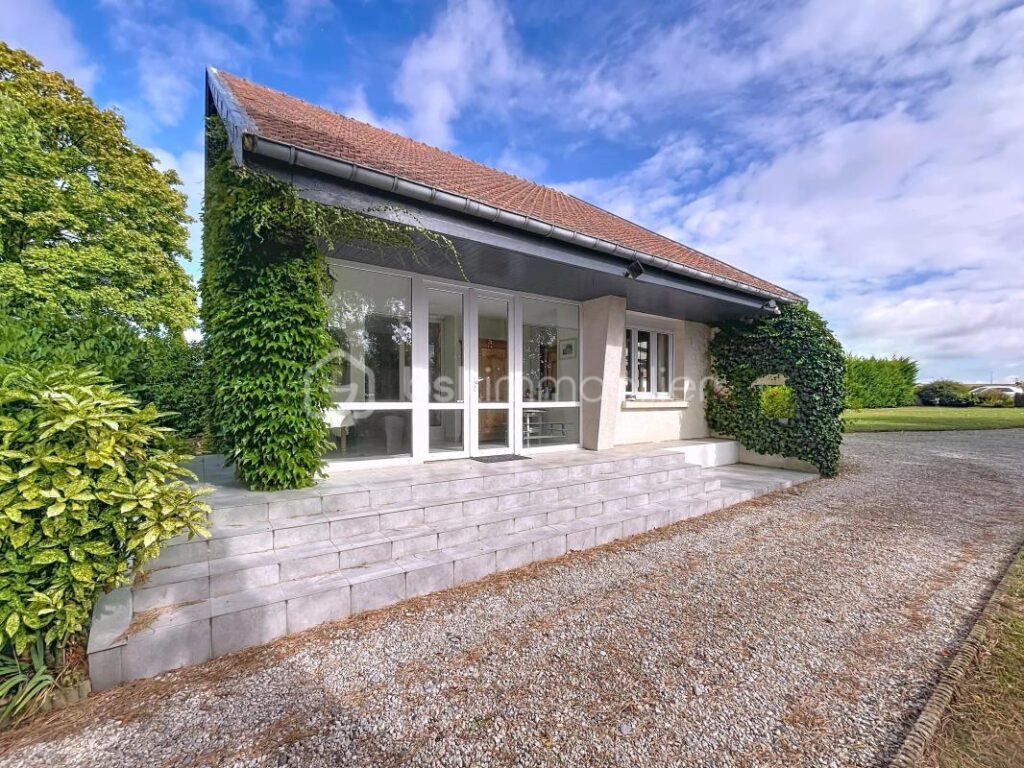 PROPRIETE DE CARACTERE – 7 pièces – 4 chambres – 210 m²