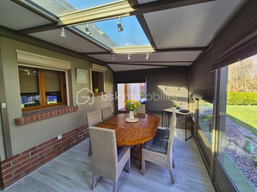 Maison individuelle 137m2, clé en main – Autonomie de plain‑pied – Vue sur étang – Terrain 860 m2 clos & garage – Aucun travaux – 4 pièces – 3 chambres – 137 m²