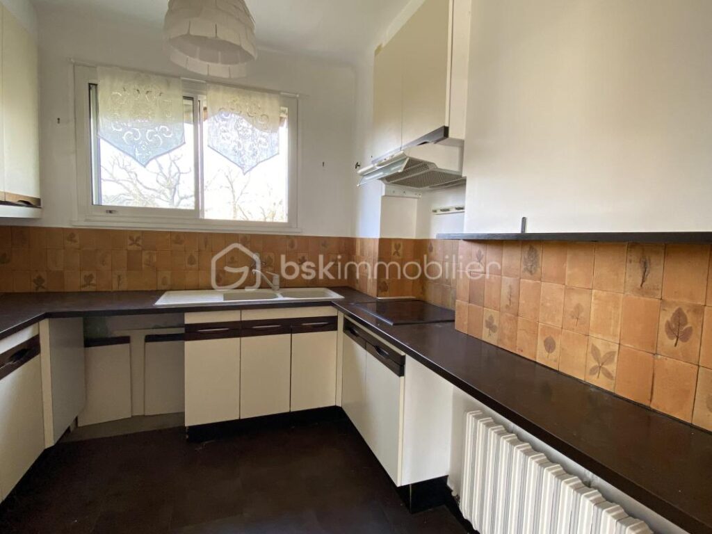 VILLE-D’AVRAY– Dernier étage – Double séjour modulable en 3ᵉ chambre” – 4 pièces – 2 chambres – 82 m²