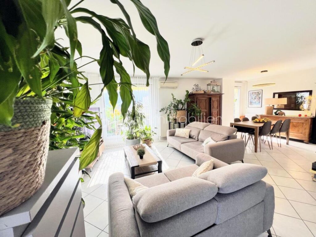 Appartement 100m2 T4 – 4 pièces – 3 chambres – 99 m²