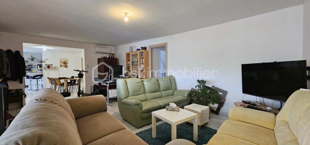 LOCATION T4 Traversant 101M² – Dernier étage – 2 balcons sans vis-à-vis – Quartier des Amoureux à Nîmes – 4 pièces – 3 chambres – 101 m²