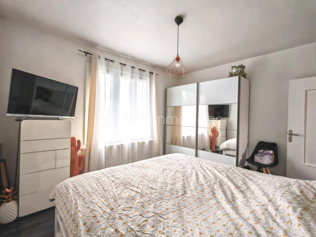 Maison familiale lumineuse avec sous-sol total et jardin – 6 pièces – 4 chambres – 126 m²