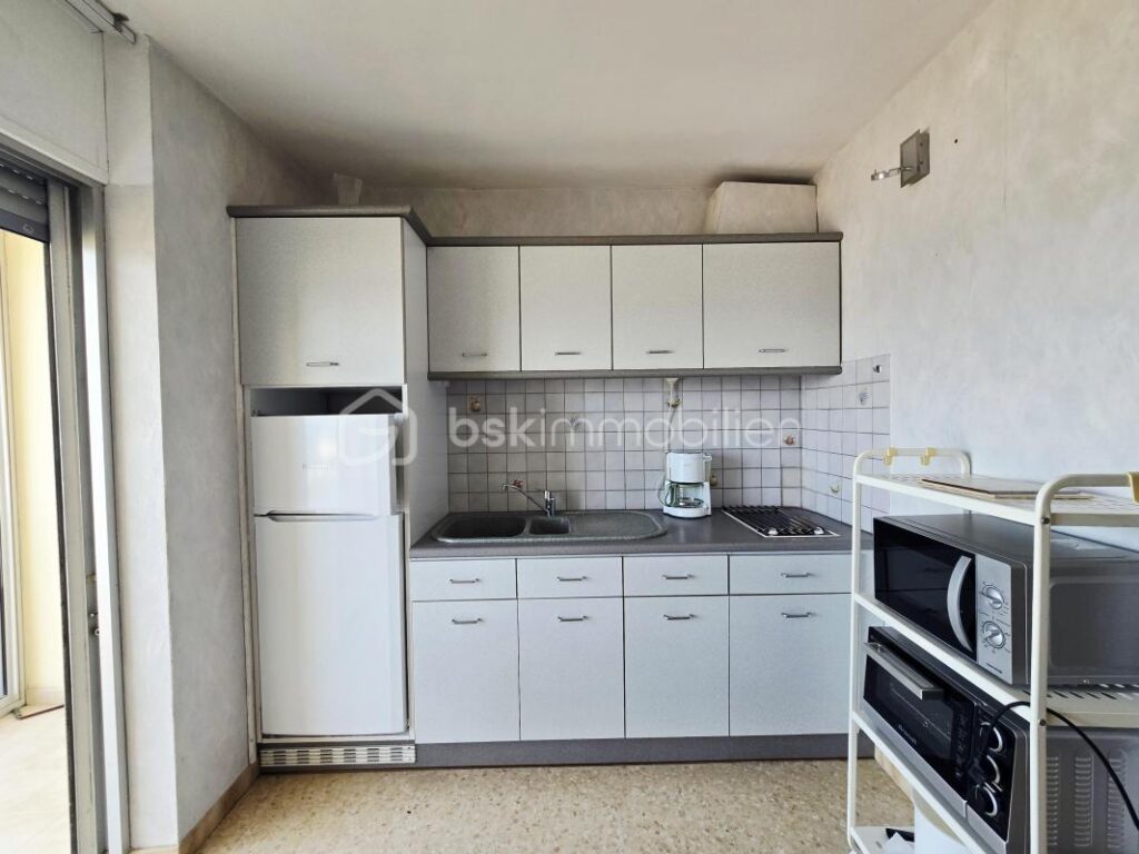 EN EXCLUSIVITE – VUE FRONTALE – COIN NUIT – 1 pièce – NR chambres – 21 m²
