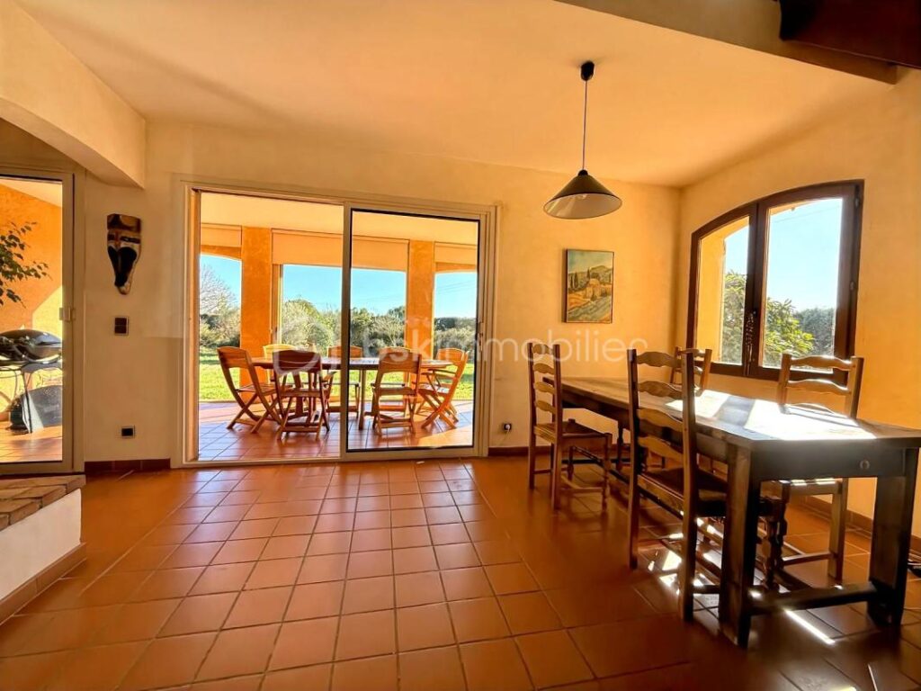 EXCLUSIVITÉ – Maison au calme absolu avec annexe – Plateau de Puyricard – 8 pièces – 5 chambres – 230 m²