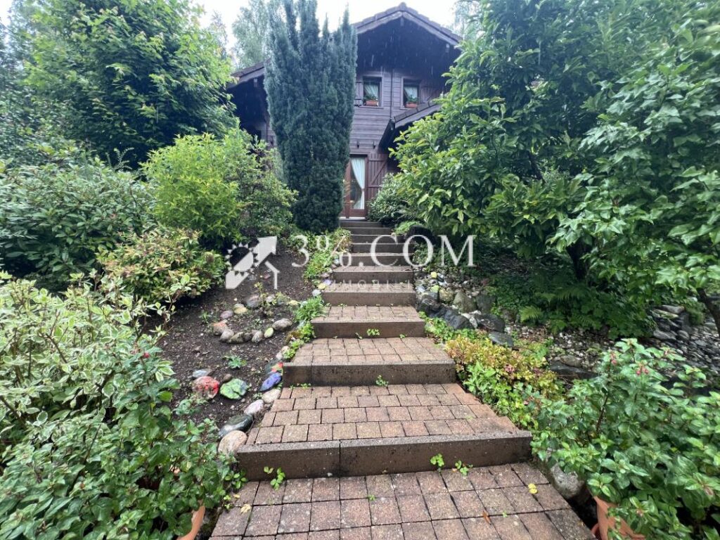 Chalet de Caractére + 5000 M2 Terrain 147 m2 – 9 pièces – 4 chambres – 147 m²