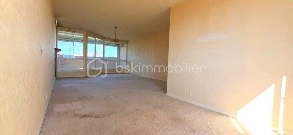 T3/T4 85M² L’OPPORTUNITÉ pour un projet de rénovation sur mesure – 4 pièces – 3 chambres – 83 m²