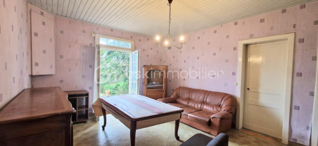 Emplacement privilégié – Maison à rénover – Fort potentiel – Proche plage et Vélodyssée – 4 pièces – 2 chambres – 98 m²