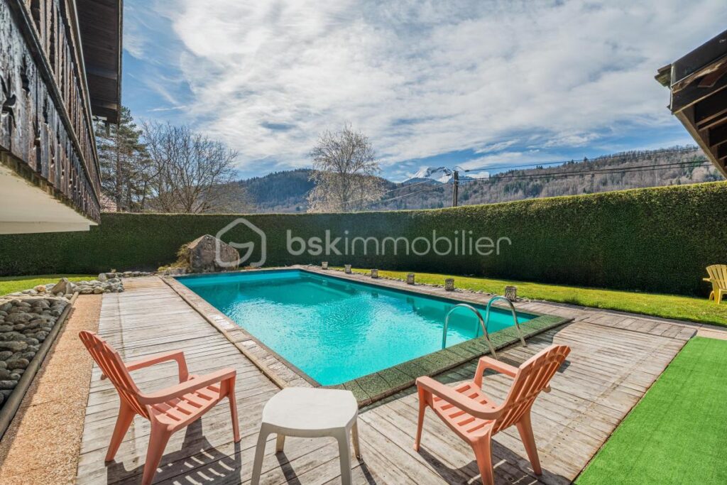Chalet avec piscine et espace bien-être – Mieussy – 5 pièces – 4 chambres – 158 m²