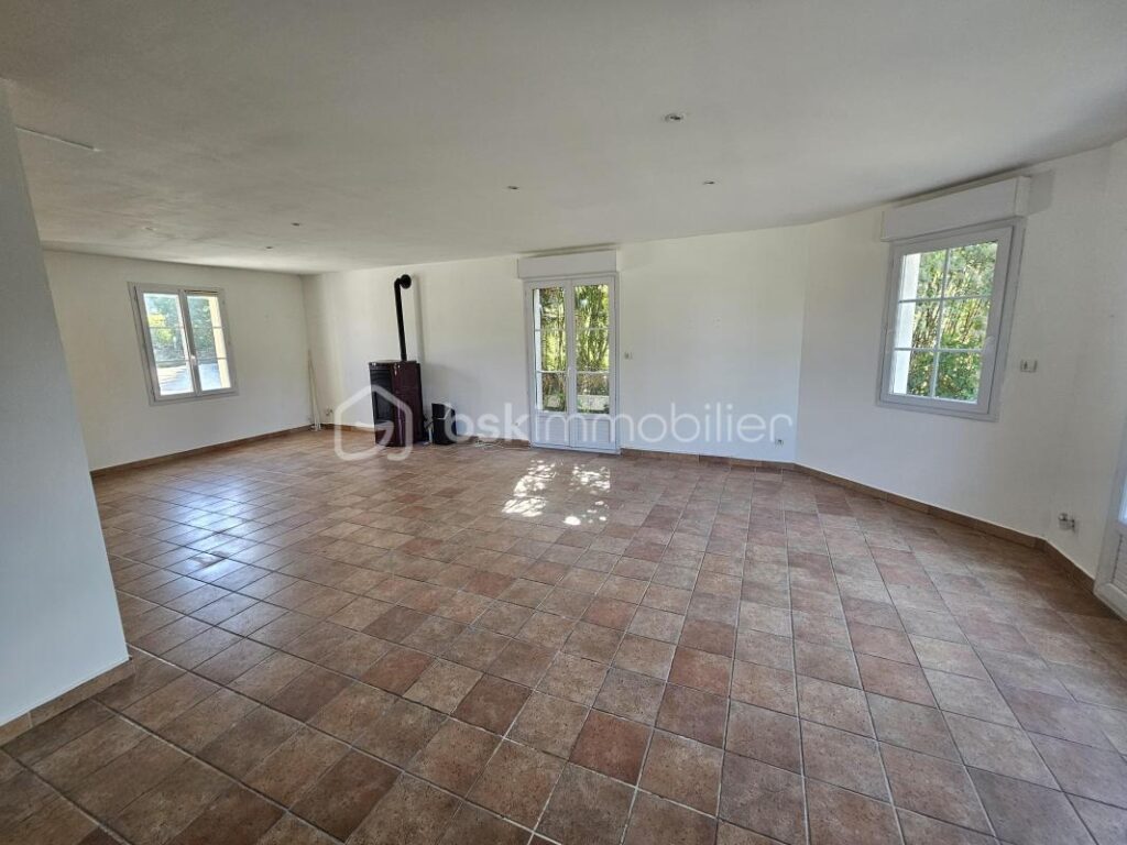 🏡 Belle maison familiale à Auneuil !! – 7 pièces – 4 chambres – 160 m²