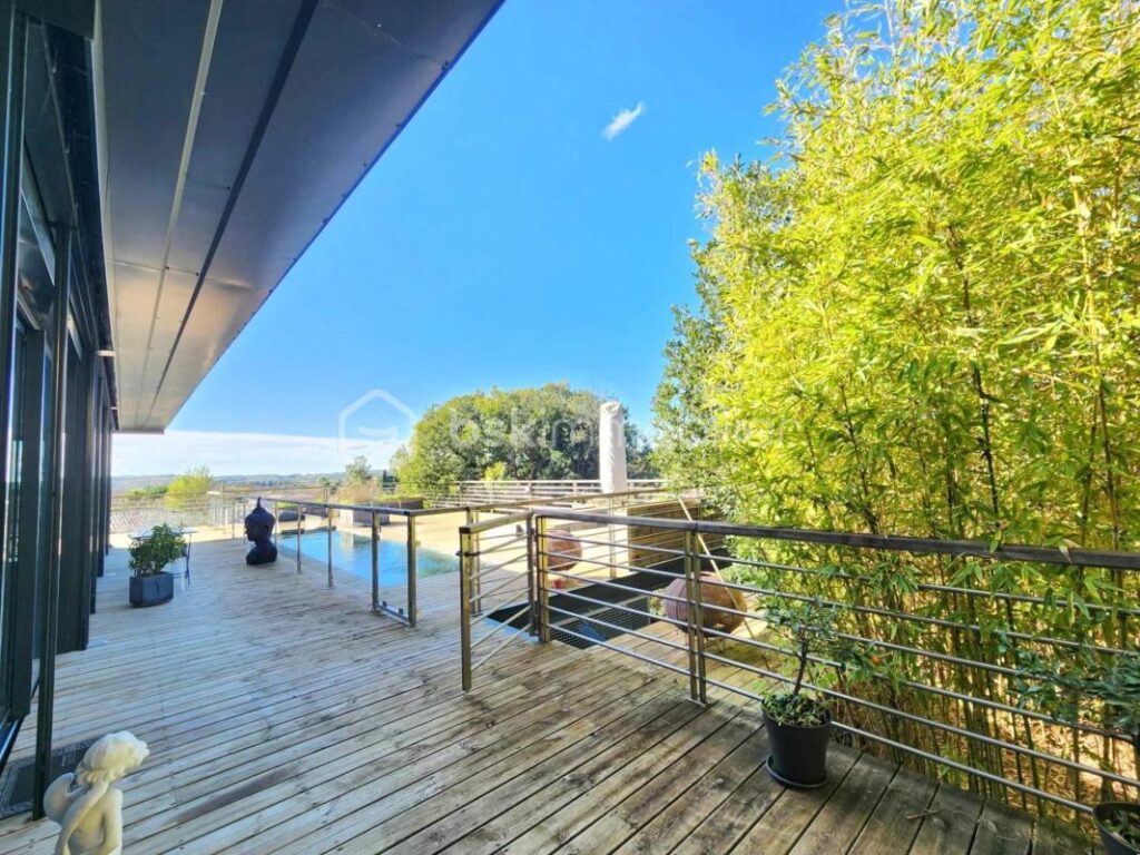 À Pézenas, superbe villa d’architecte – 3 pièces – 3 chambres – 180 m²