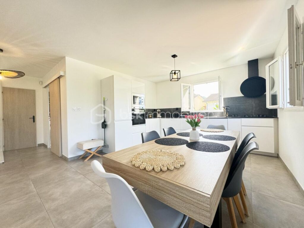 Maison à fort potentiel – 5 pièces – 3 chambres – 108 m²