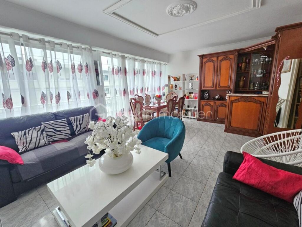 Appartement F4 82m² 3 chambres grand balcon 30m² triple exposition cave parking – 4 pièces – 3 chambres – 82 m²