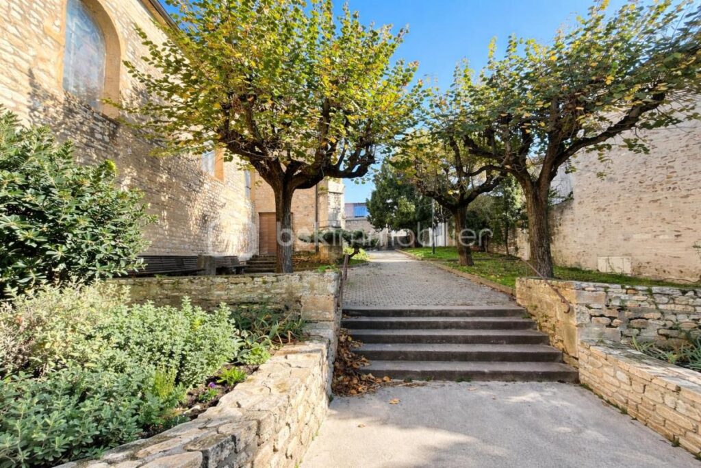 À vendre – Appartement de charme au cœur de Pommiers – 60m² – Vue vignes – 3 pièces – 2 chambres – 60 m²