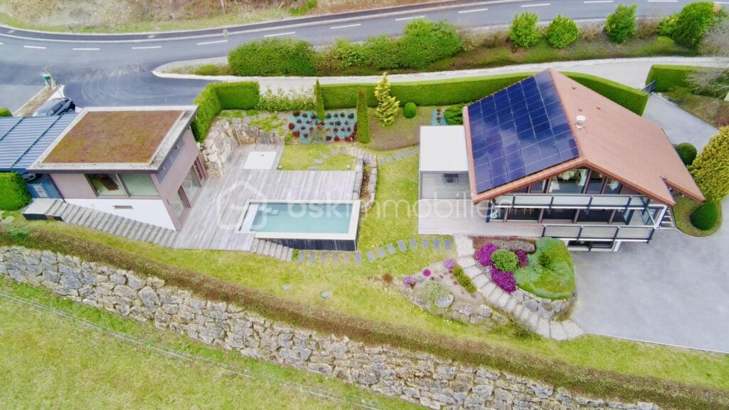 Propriété d’architecte Dunoyer – Panorama alpin exceptionnel, piscine & double habitation – Proche Annecy / Genève / Chamonix – 10 pièces – 5 chambres – 276 m²