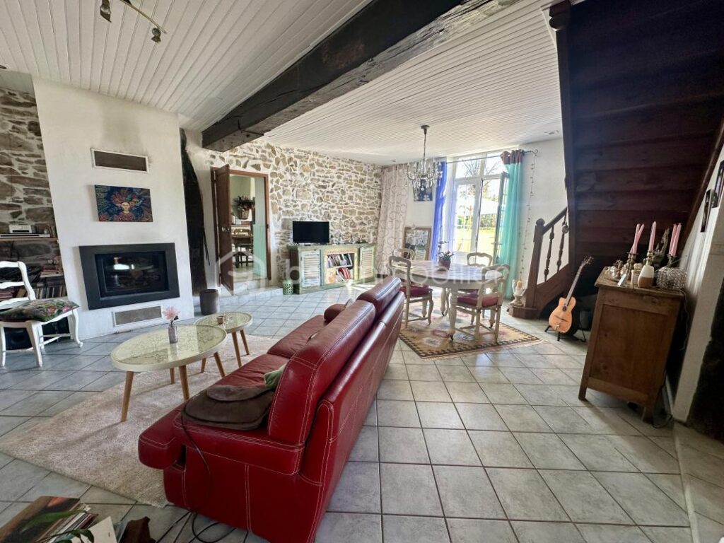 Ferme du XVIIIème Siècle – 7 pièces – 5 chambres – 158 m²