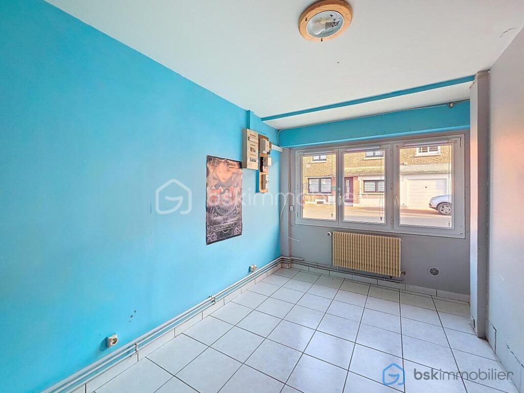 Maison 3 chambres 1 bureau jardin garage – 7 pièces – 3 chambres – 107 m²