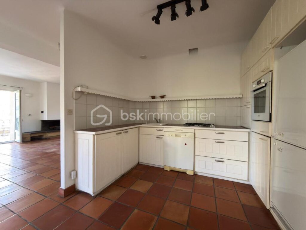 Ventabren – 168m2 de charme et d’authenticité – 6 pièces – 5 chambres – 168 m²