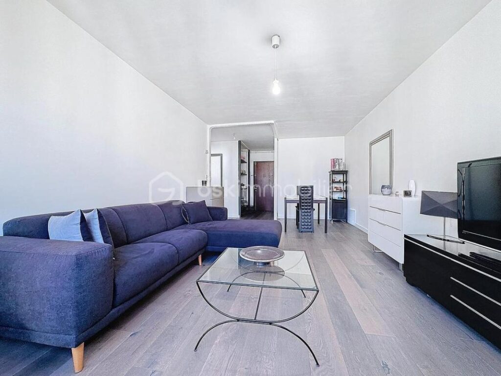 T4 de 83 m² avec balcon –12ème étage sur 14 étages – vue dégagée sans vis-à-vis – 4 pièces – 3 chambres – 83 m²