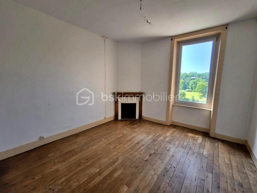 Ensemble immobilier de caractère à rénover – 14 pièces – NR chambres – 344 m²