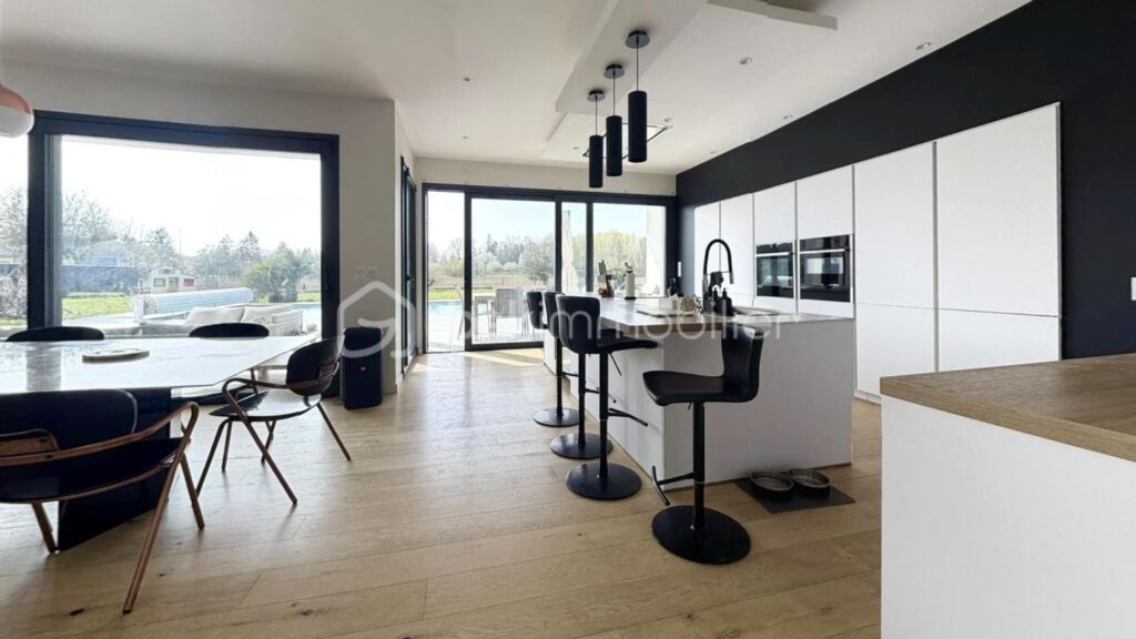 Sublime villa avec piscine à proximité de Troyes – 6 pièces – 4 chambres – 273 m²