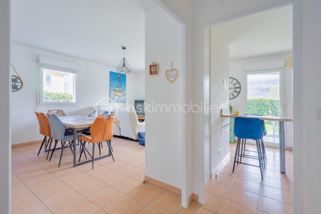 RARE À SEYSSEL – T3 rez-de-jardin avec garage et place de parking – Bord du rhône – 3 pièces – 2 chambres – 66 m²