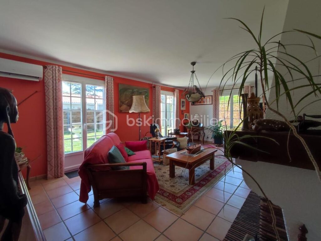 Rabastens – maison plain pied avec piscine – a deux pas du centre ville – 6 pièces – 4 chambres – 148 m²