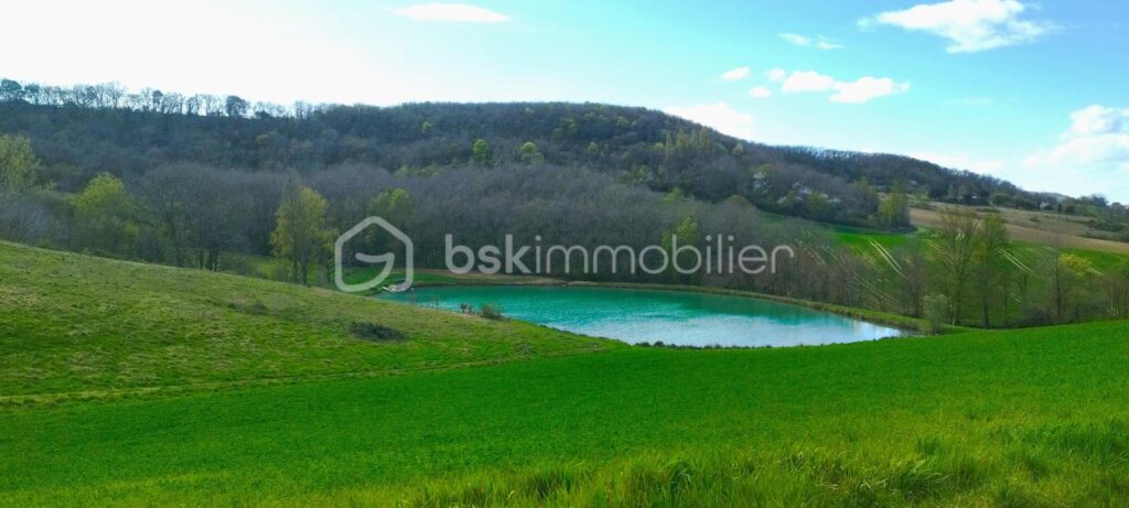 OPPORTUNITE RARE! – NR pièces – NR chambres – 18357 m²