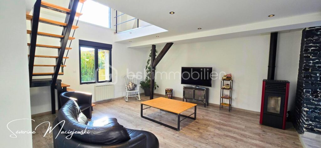 Propriété semi plain pied de 260 m² – 10 pièces – 6 chambres – 260 m²