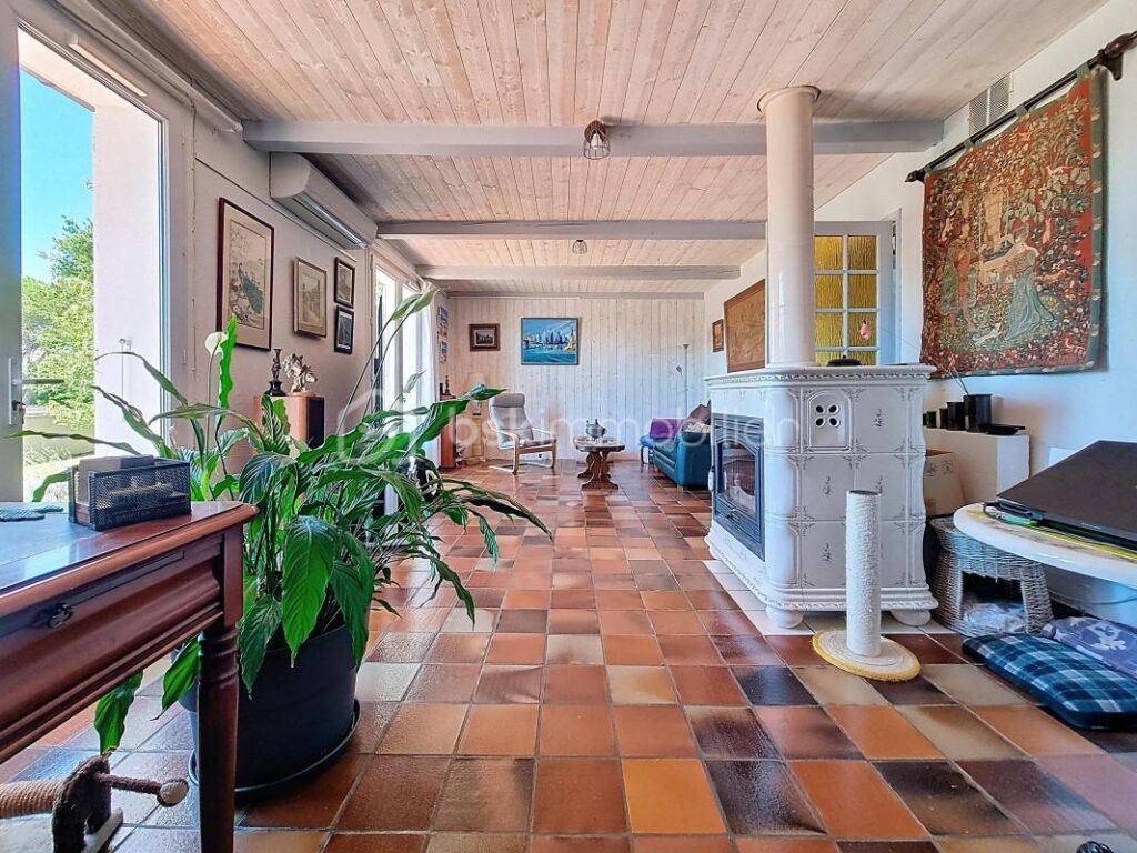 MAISON avec sous-sol total et piscine – 5 pièces – 4 chambres – 126 m²