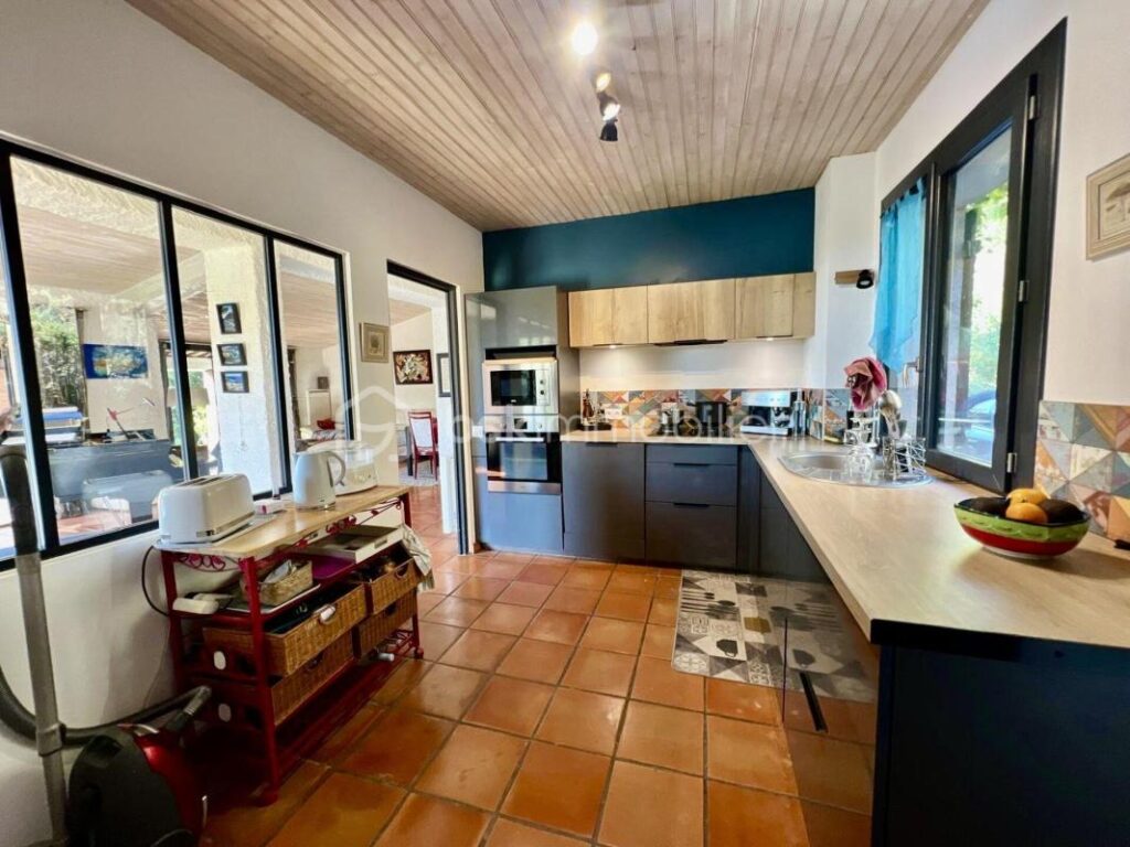 Villa vue, mer, spacieuse à Saint Aygulf 163 m² – 6 pièces – 5 chambres – 163 m²