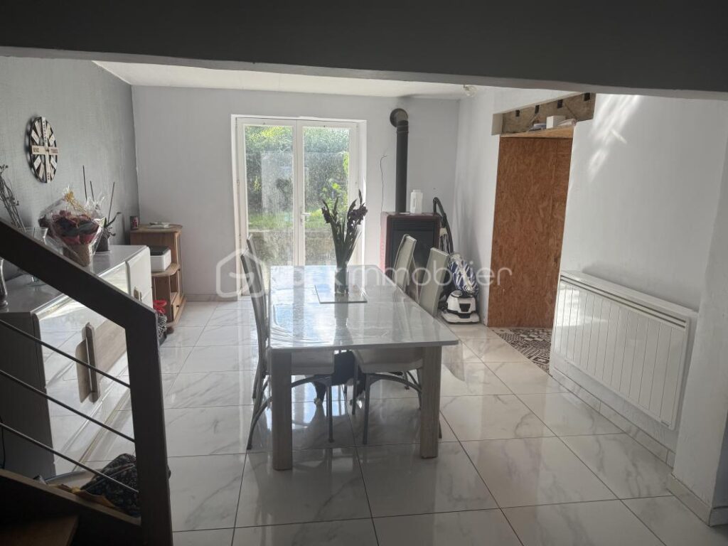 Maison à fort potentiel à la campagne – 5 pièces – 3 chambres – 131 m²