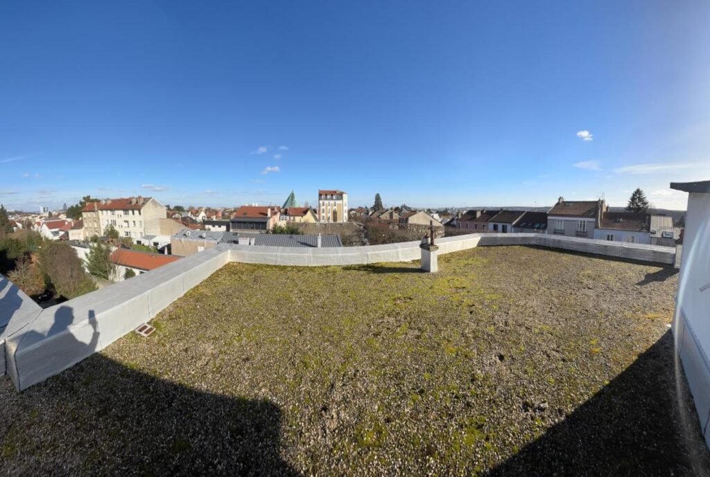 Appartement avec toit terrasse Vue sur Paris – 4 pièces – 3 chambres – 79 m²